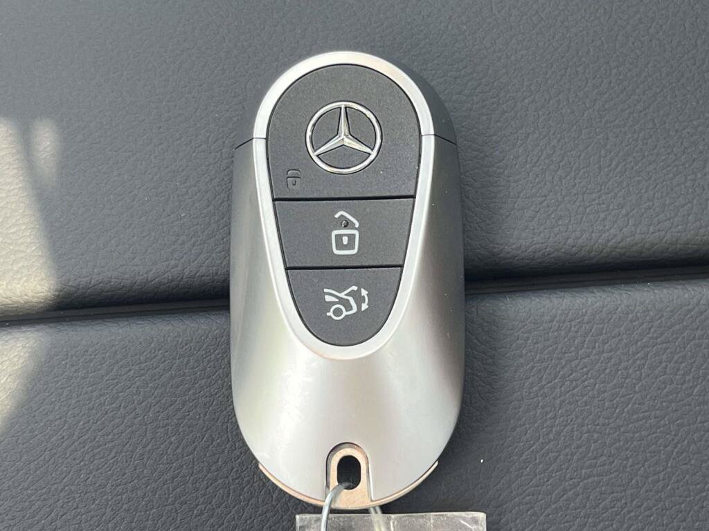 New 2027 Mercedes-Benz E 450 4MATIC Sedan image 4