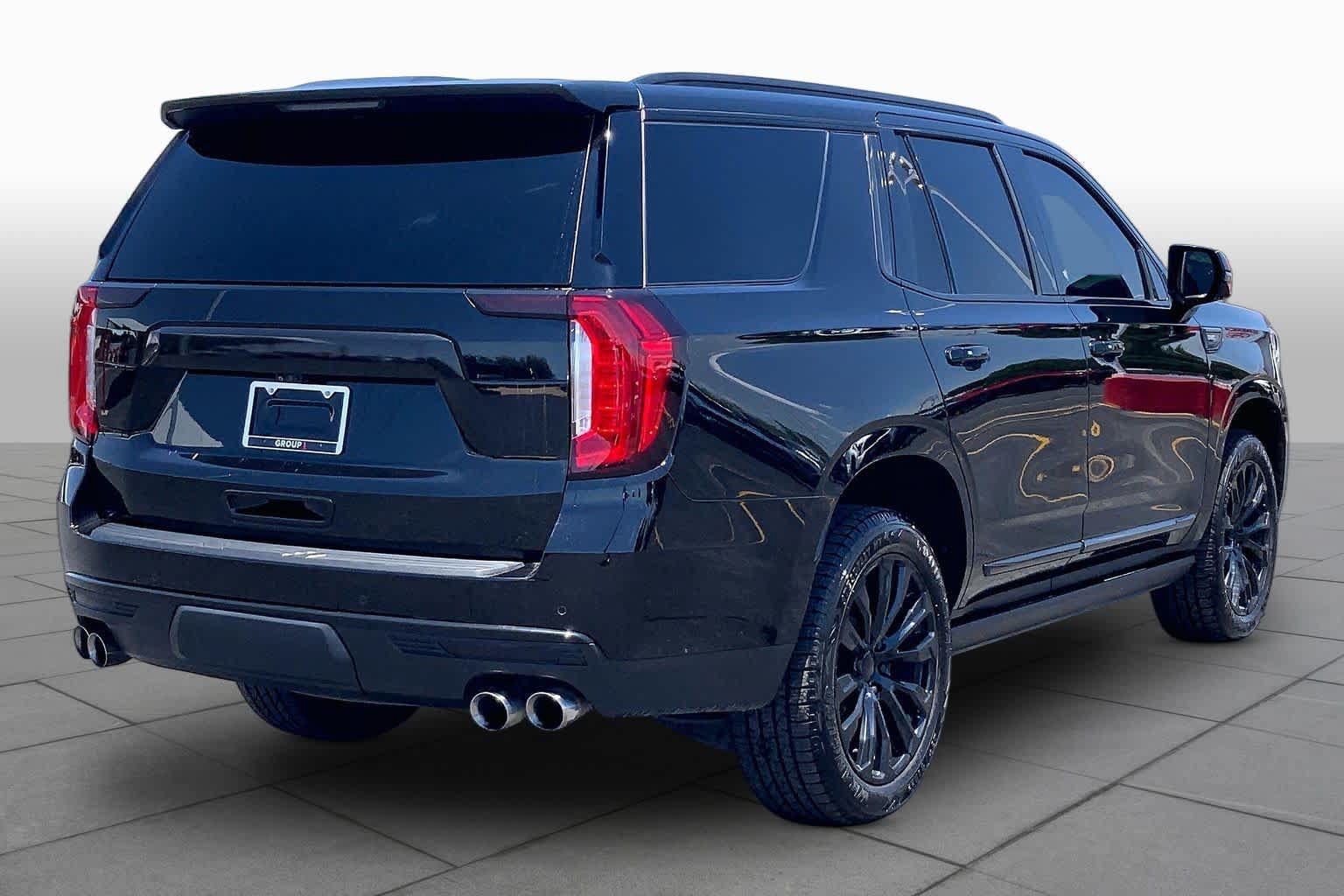 Used 2021 GMC Yukon Denali w/ Denali Premium Package AWD/4WD image 13
