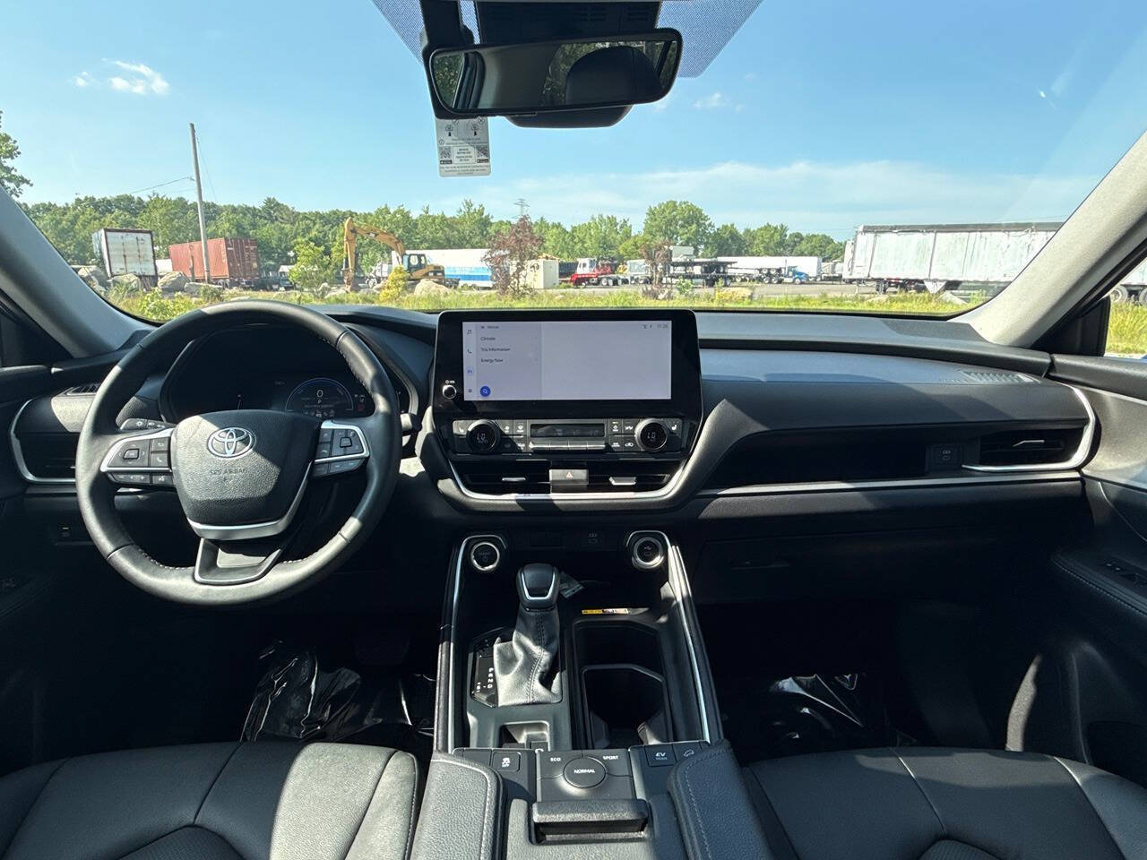 Used 2026 Toyota Grand Highlander AWD Hybrid image 23
