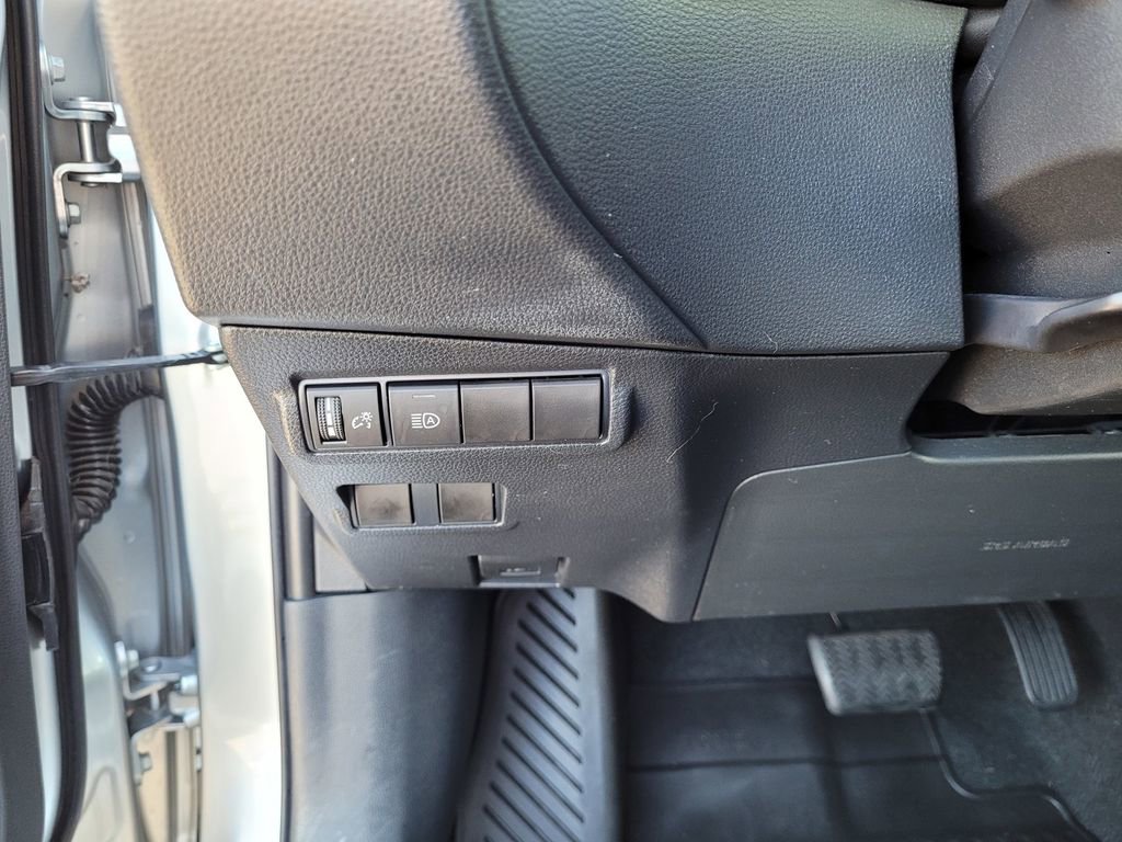 Used 2023 Toyota Corolla Cross LE FWD image 25