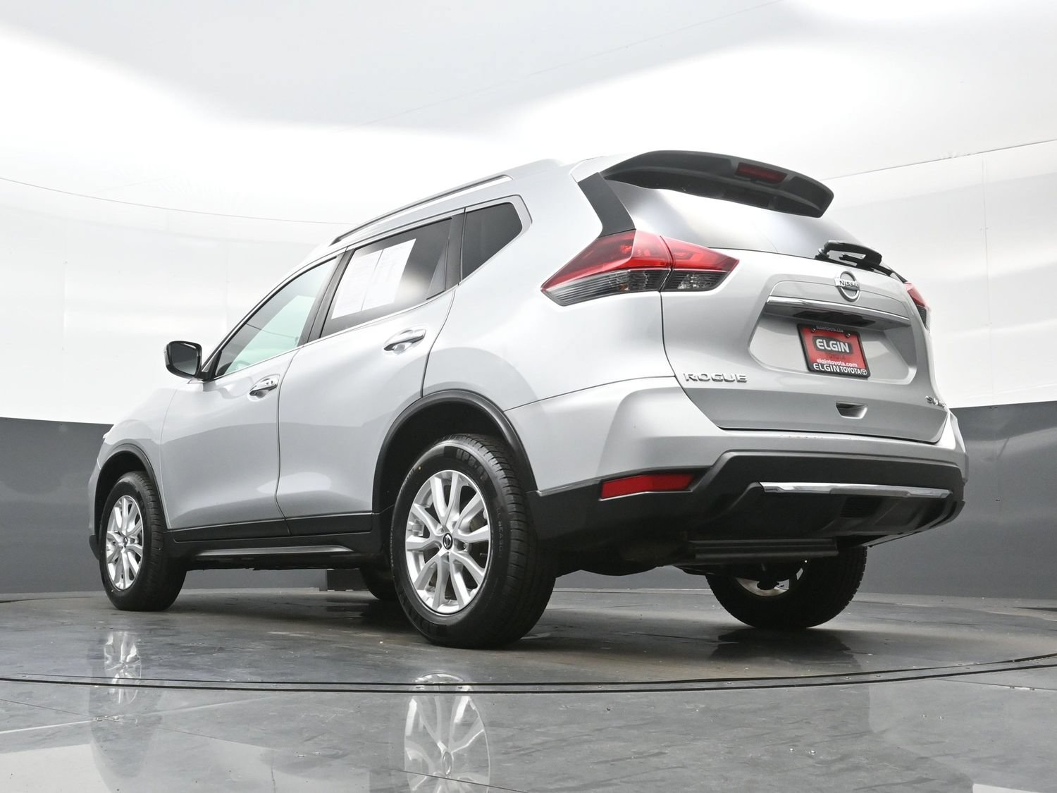 Used 2018 Nissan Rogue SV AWD/4WD image 31