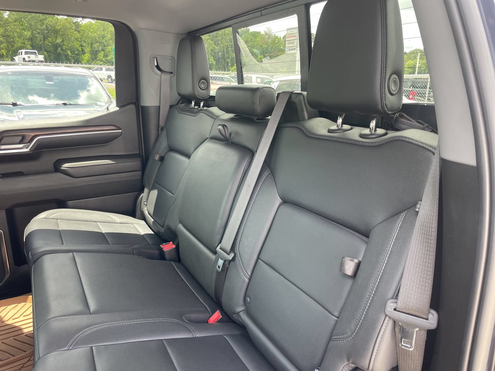 Used 2022 GMC Sierra 1500 SLT w/ SLT Convenience Package RWD image 12