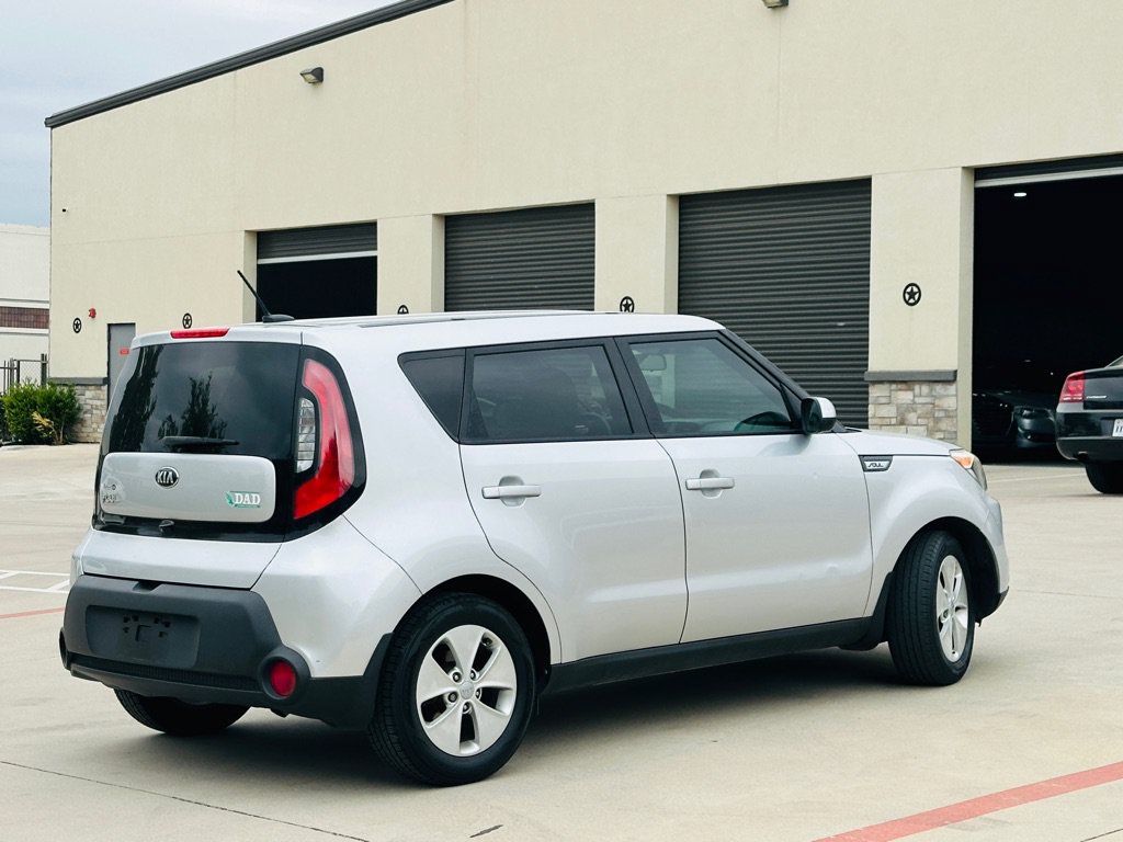 Used 2015 Kia Soul FWD image 12
