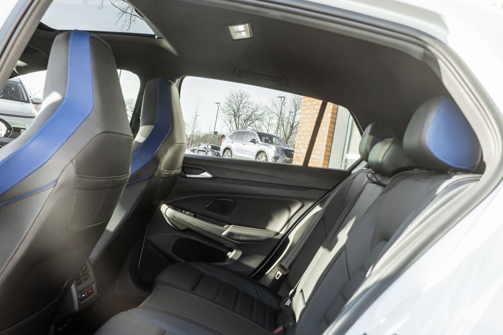 Used 2024 Volkswagen Golf R image 28