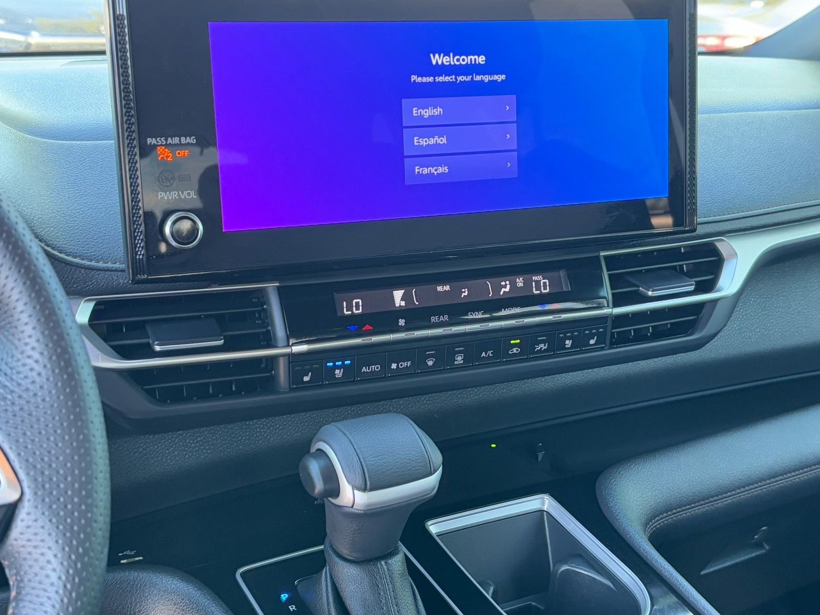 Used 2025 Toyota Sienna Limited image 24