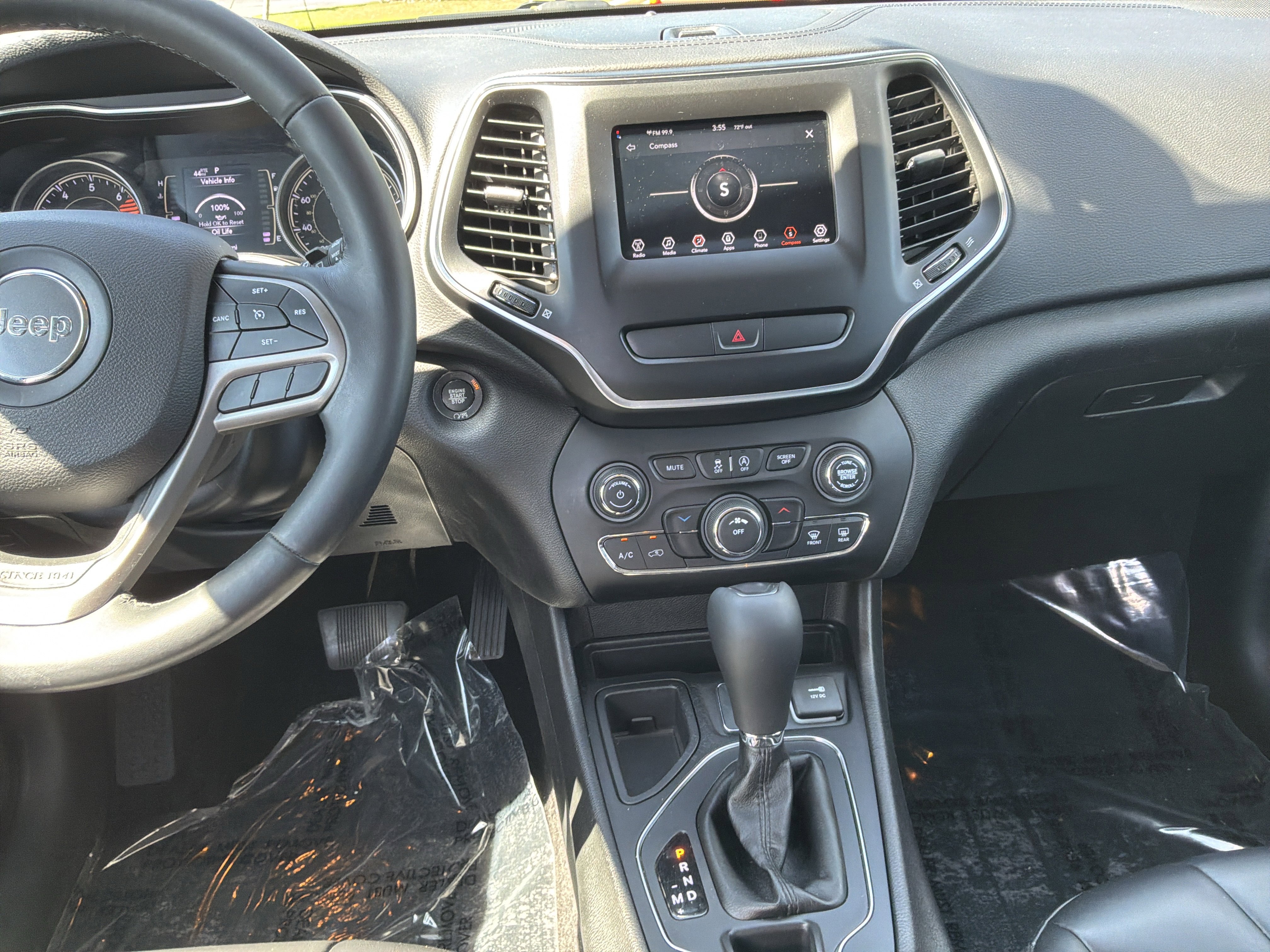 Used 2019 Jeep Cherokee Latitude Plus FWD image 29