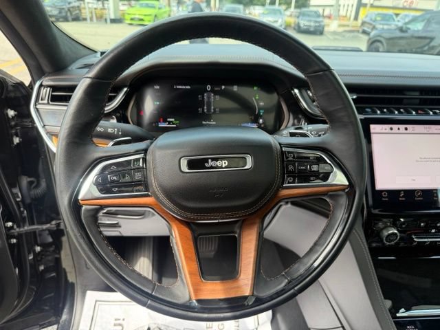 Used 2023 Jeep Grand Cherokee Summit AWD/4WD image 18