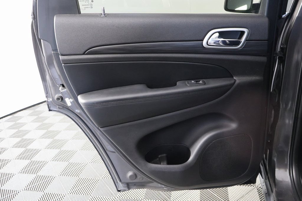 Used 2021 Jeep Grand Cherokee Laredo RWD image 12