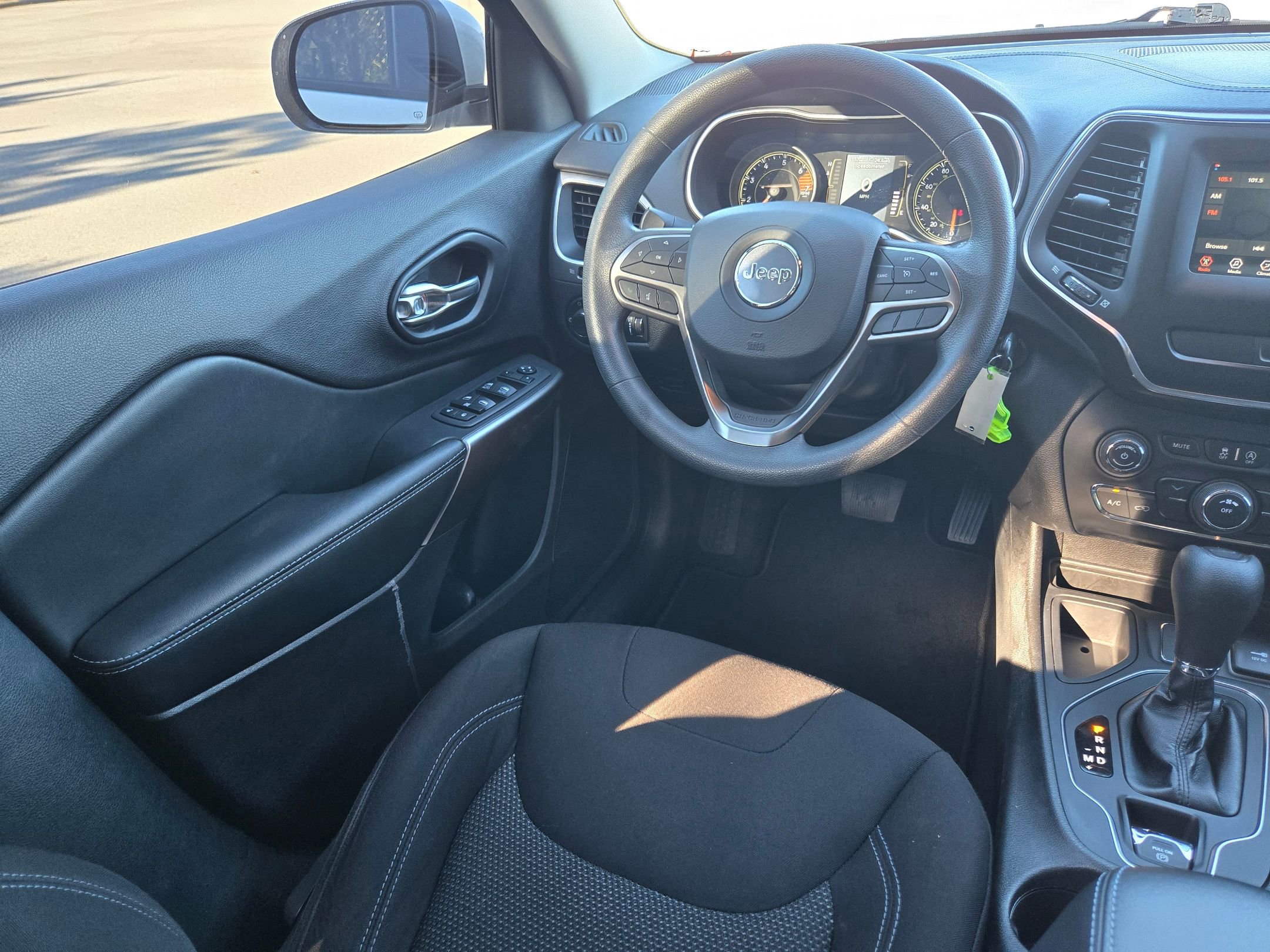 Used 2021 Jeep Cherokee Latitude image 11