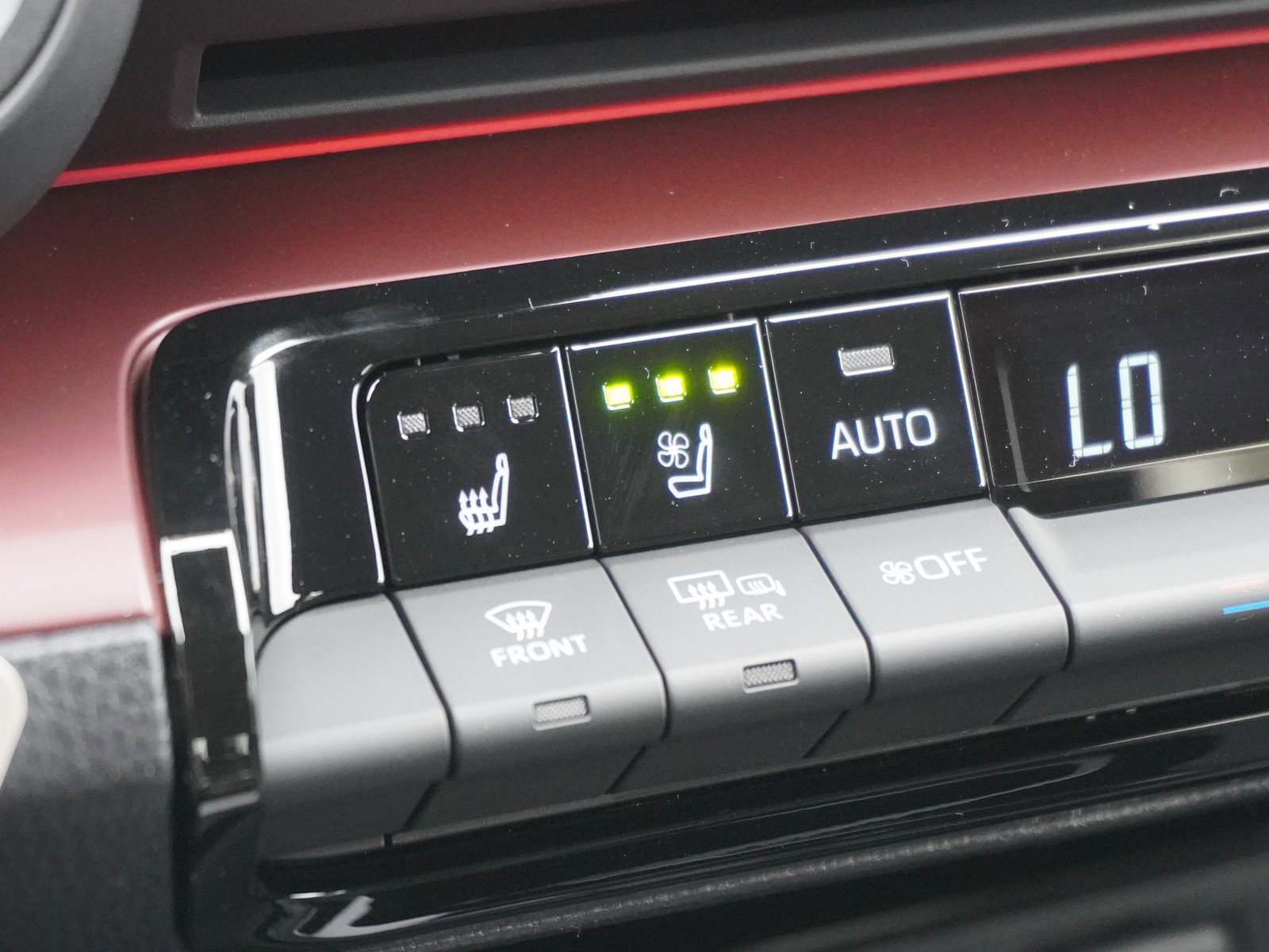 New 2026 Toyota Prius Plug-In Hybrid image 25