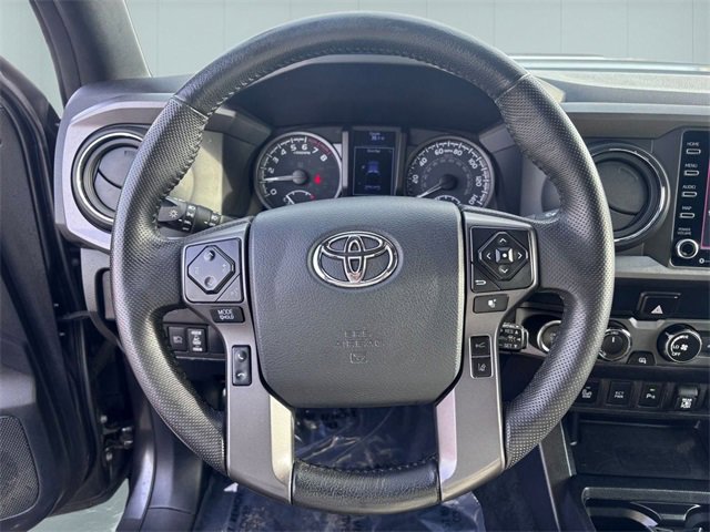 Used 2020 Toyota Tacoma TRD Sport w/ Technology Package image 16