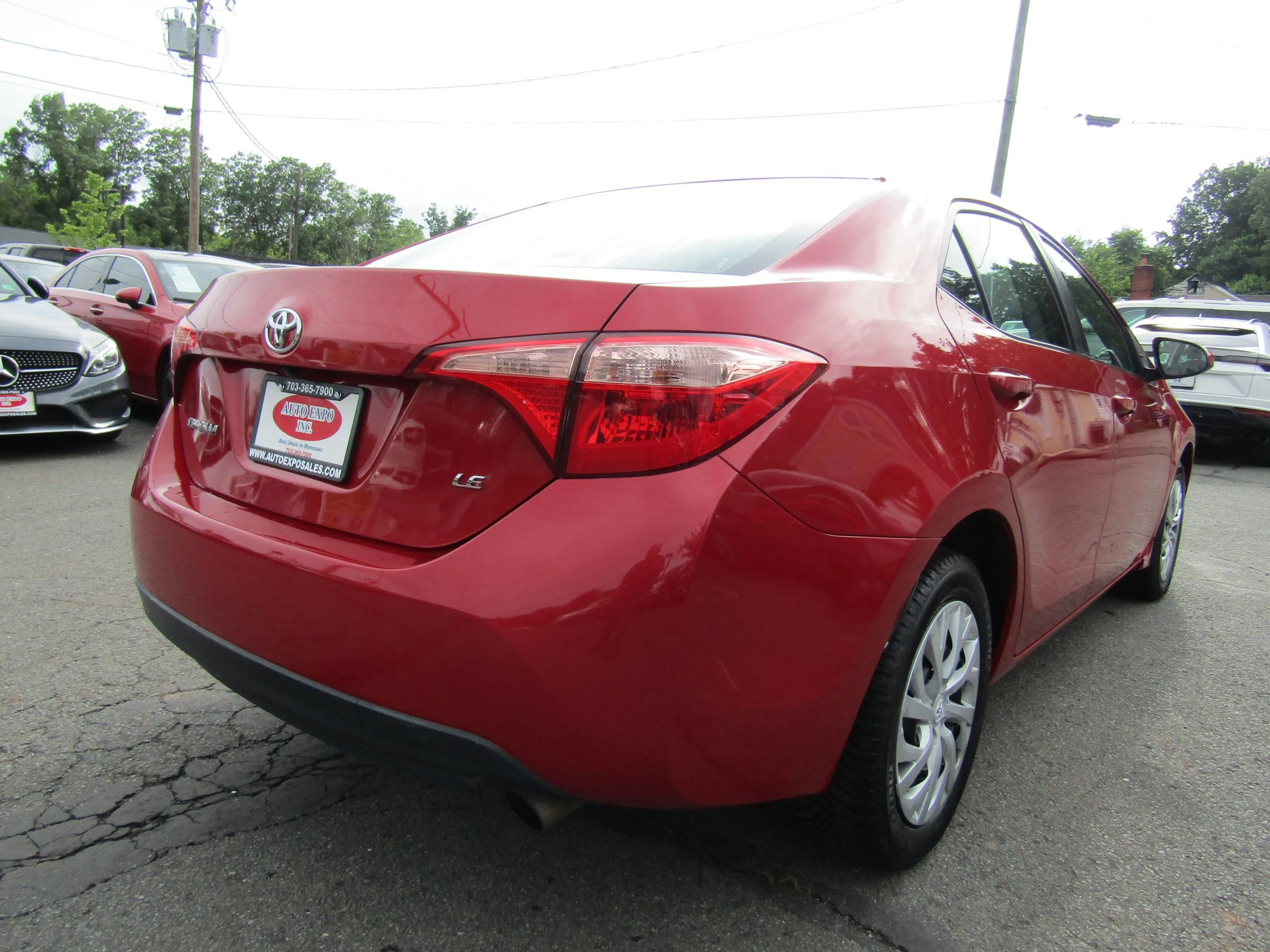 Used 2017 Toyota Corolla LE image 7