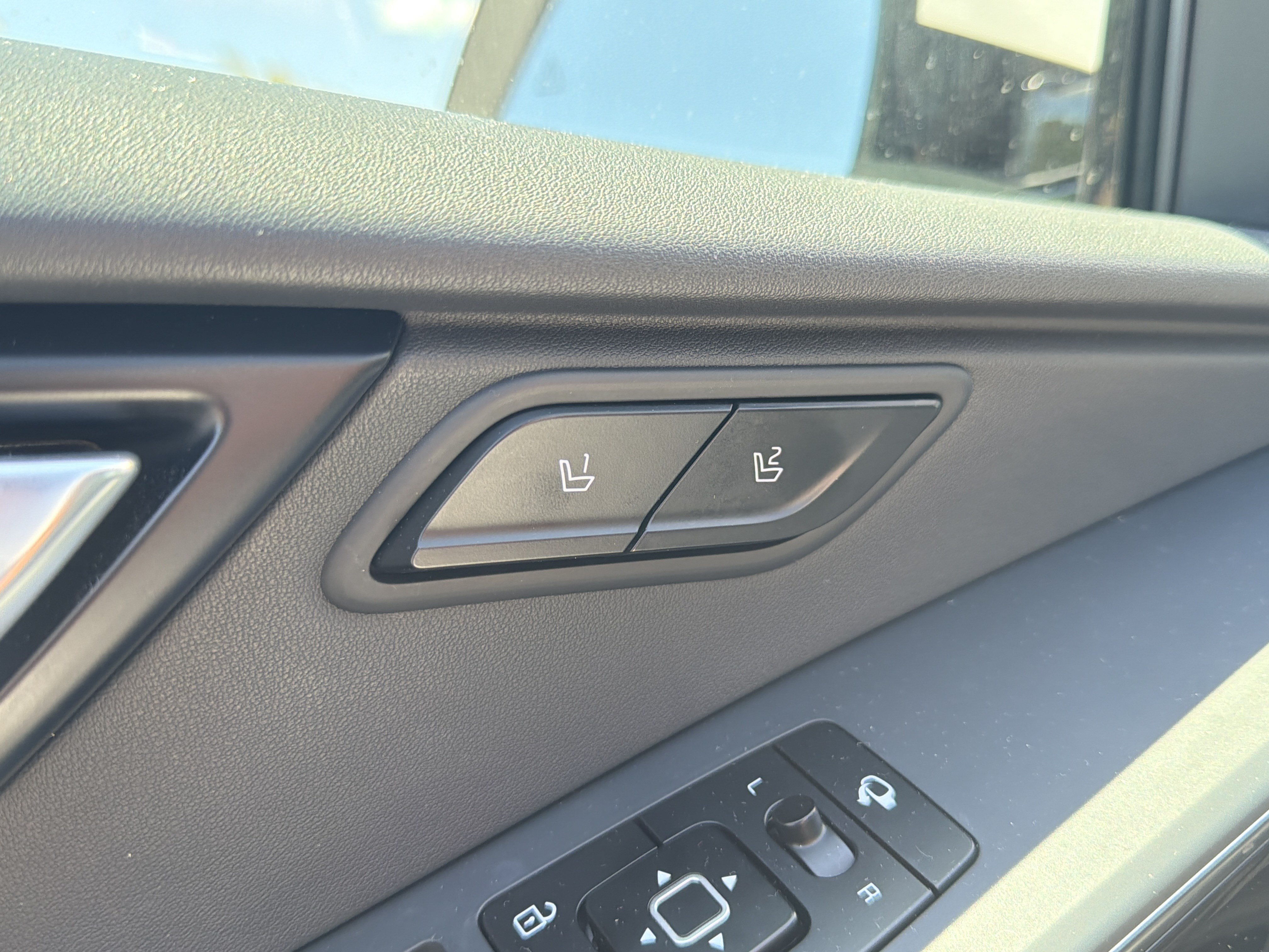 Used 2023 Kia Niro SX Touring FWD image 27