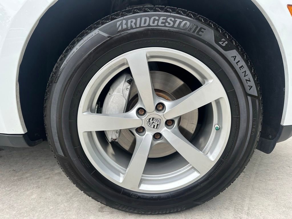Certified 2017 Porsche Macan AWD/4WD image 15