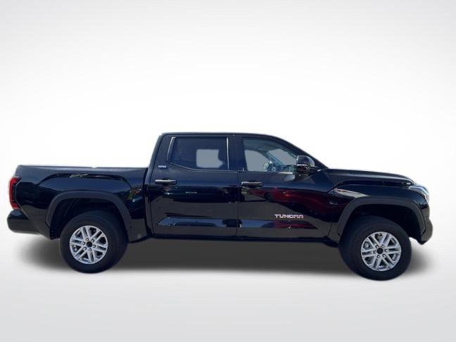 Used 2023 Toyota Tundra SR5 w/ SR5 Convenience Package AWD/4WD image 2
