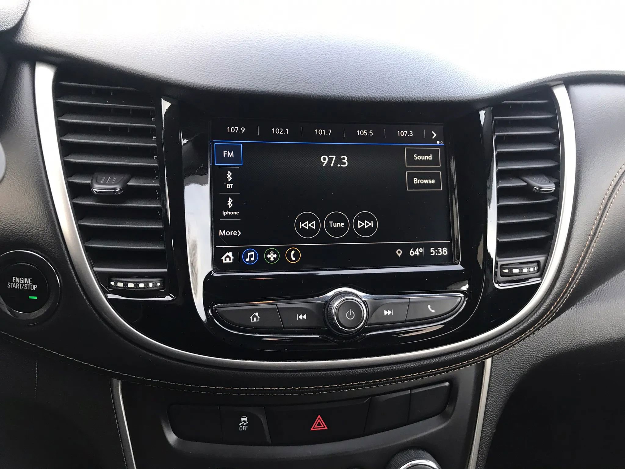 Used 2018 Chevrolet Trax LT w/ LT Convenience Package AWD/4WD image 21