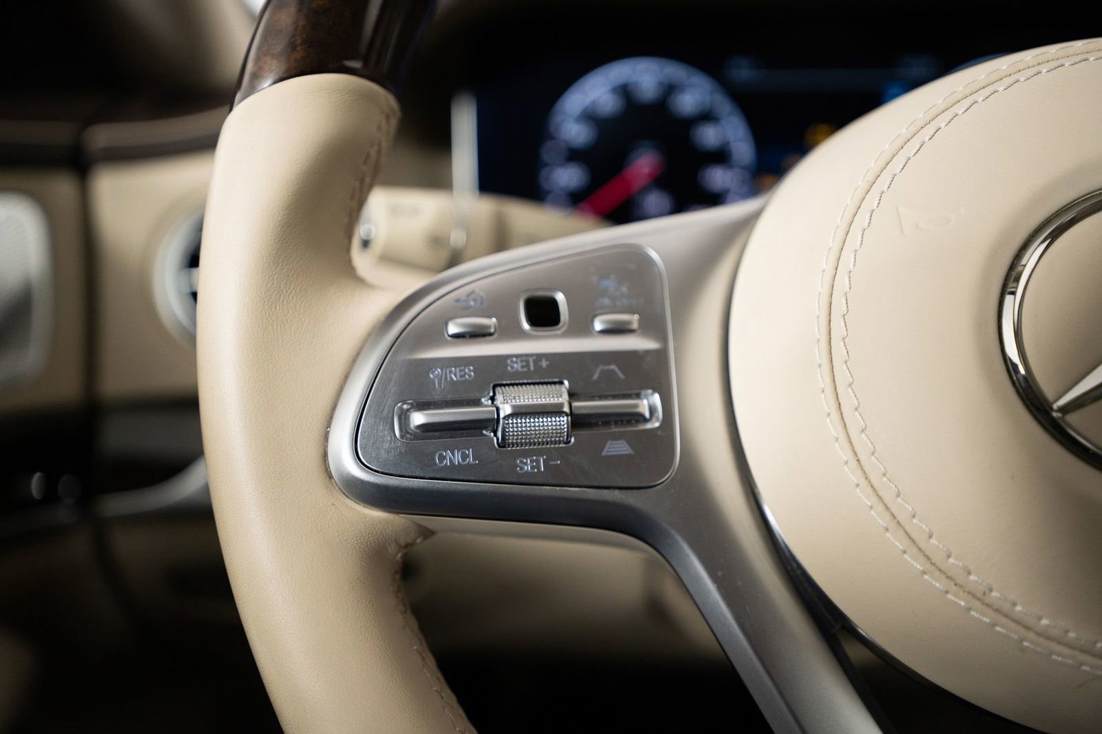 Used 2018 Mercedes-Benz S 560 Sedan image 24