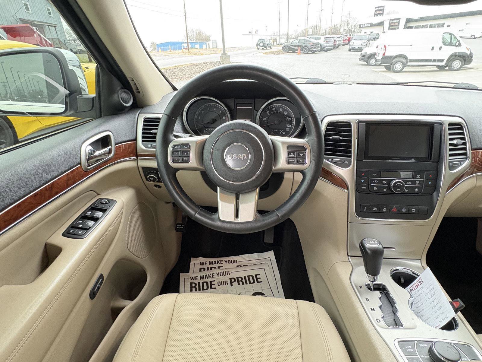Used 2012 Jeep Grand Cherokee Limited w/ Luxury Group II image 8