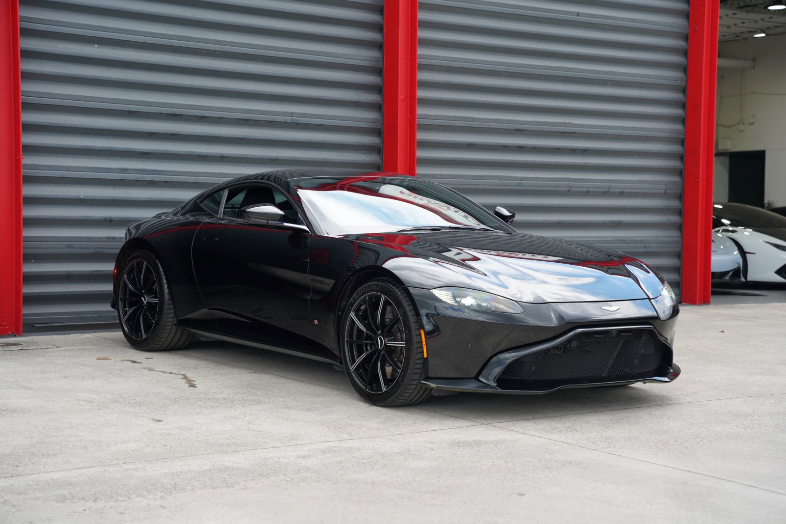 Used 2019 Aston Martin V8 Vantage Coupe RWD image 10