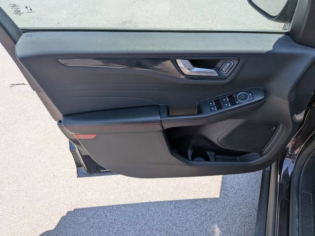 Certified 2023 Ford Escape ST-Line w/ Tech Pack #1 AWD/4WD image 6