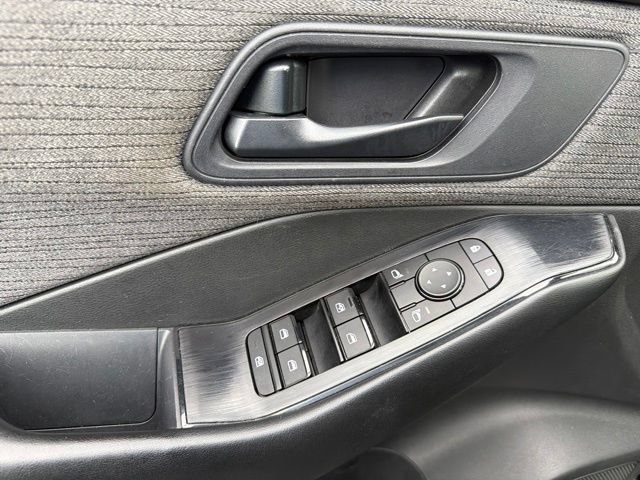 Used 2023 Nissan Rogue S FWD image 10