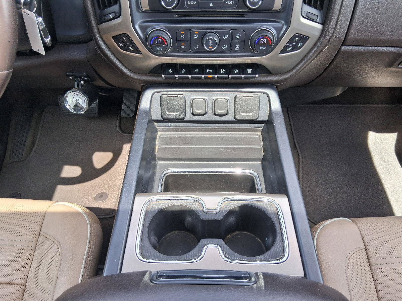 Used 2018 GMC Sierra 2500 Denali w/ Duramax Plus Package AWD/4WD image 28