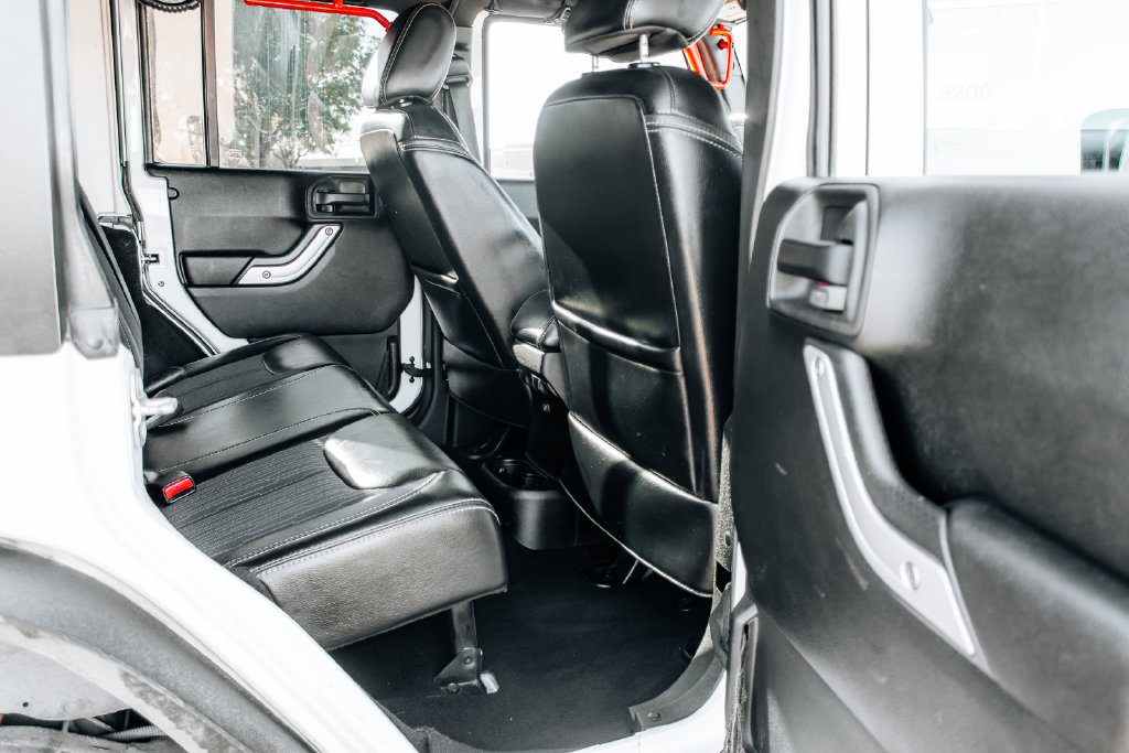 Used 2015 Jeep Wrangler Unlimited Sport AWD/4WD image 26