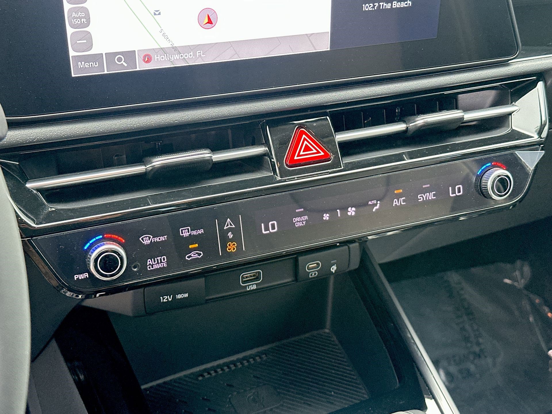 Used 2023 Kia Niro EX image 16