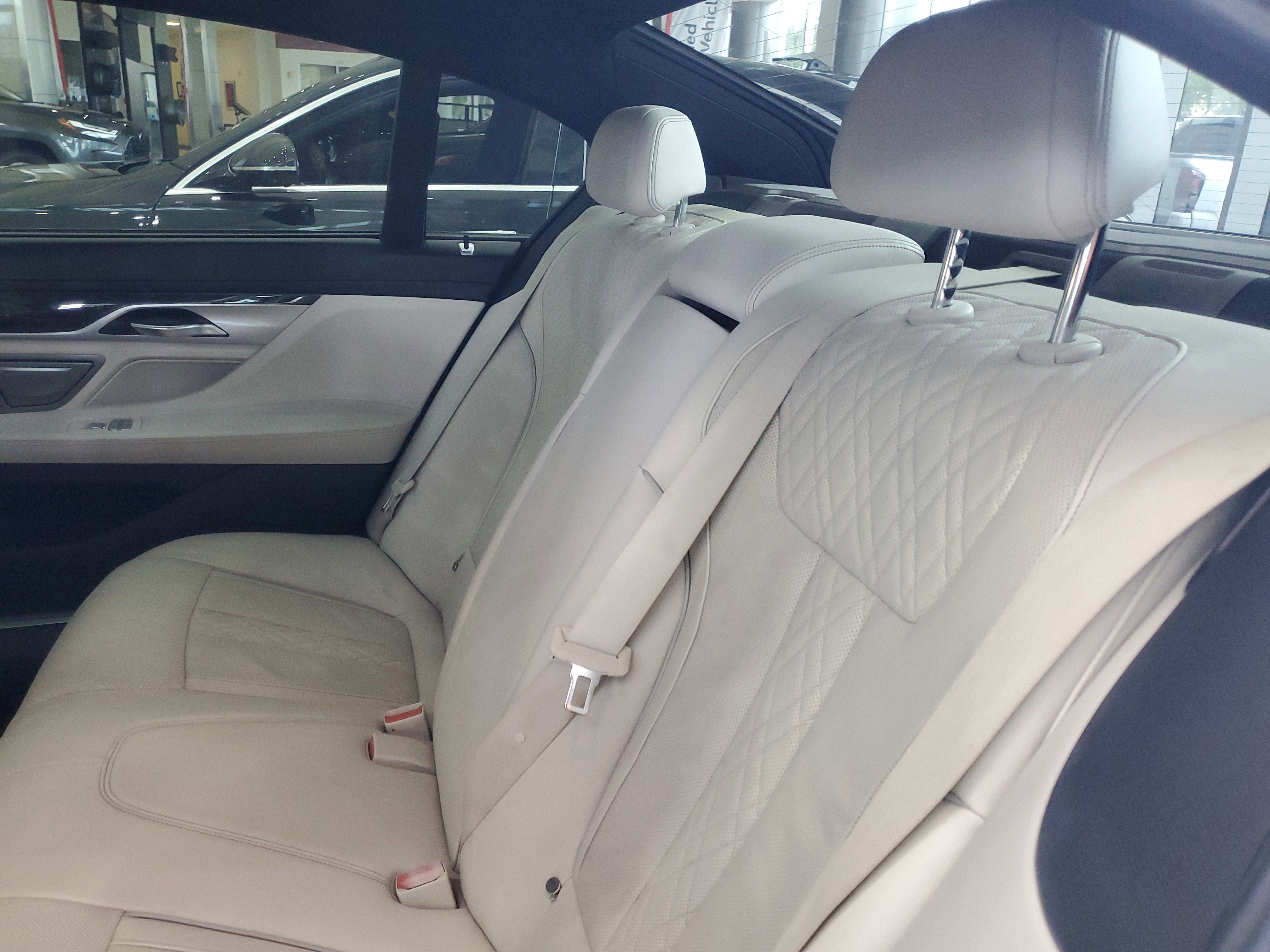 Used 2022 BMW 750Li xDrive AWD/4WD image 11