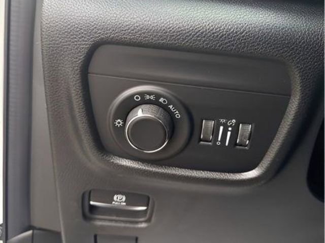 New 2025 Jeep Grand Cherokee Laredo w/ Luxury Tech Group I image 14