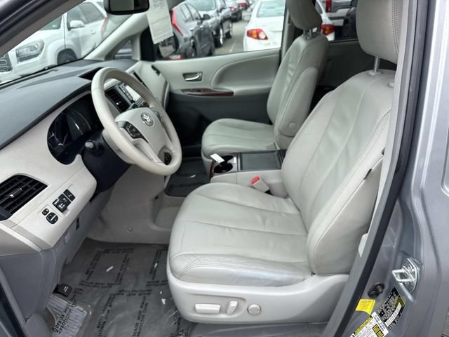Used 2012 Toyota Sienna XLE w/ Entertainment Pkg AWD/4WD image 14