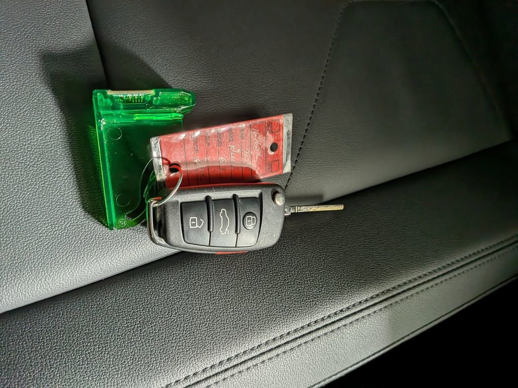 Used 2025 Audi Q3 2.0T Premium image 35