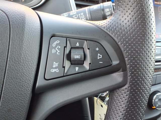 Used 2022 Chevrolet Trax LS w/ Tint and Cruise Package AWD/4WD image 32