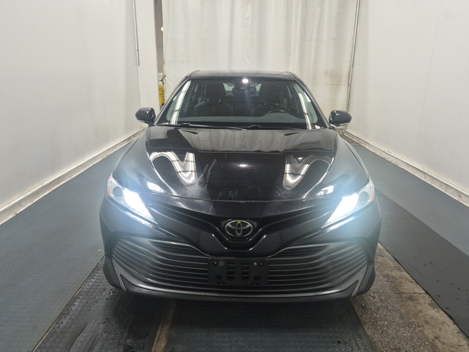 Used 2020 Toyota Camry XLE FWD image 8