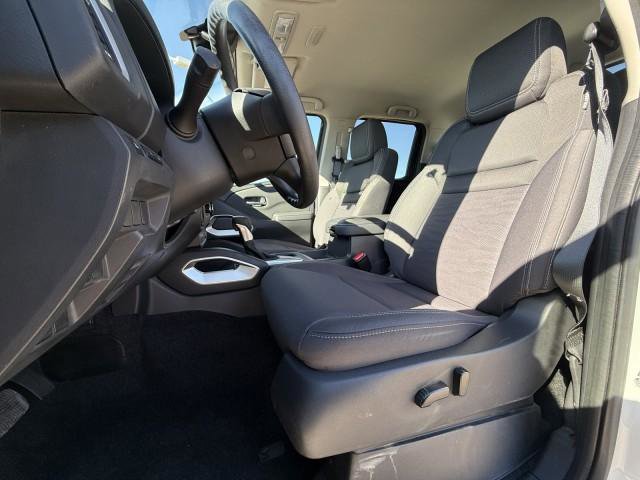 Used 2022 Nissan Frontier SV image 15