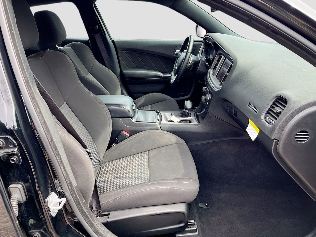 Used 2022 Dodge Charger R/T w/ Blacktop Package image 25