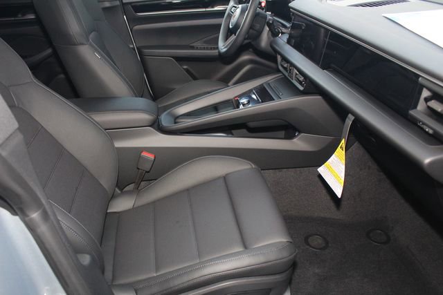 New 2025 Porsche Macan 4S Electric image 26