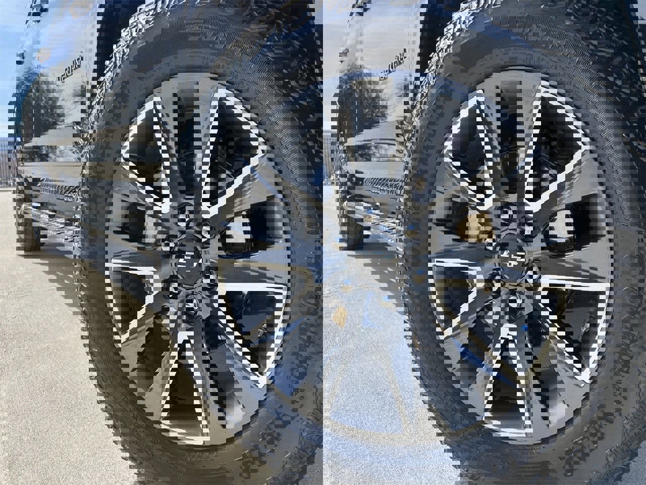 Used 2024 Chevrolet Suburban Z71 w/ Luxury Package image 7