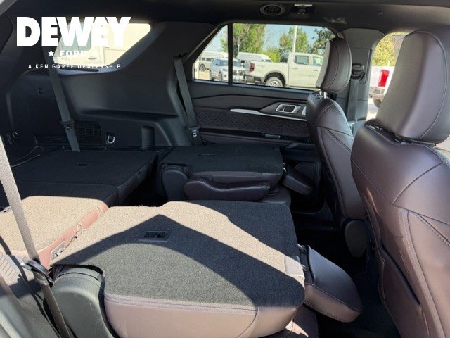 Used 2025 Ford Explorer Platinum w/ LUX Leather Package AWD/4WD image 36