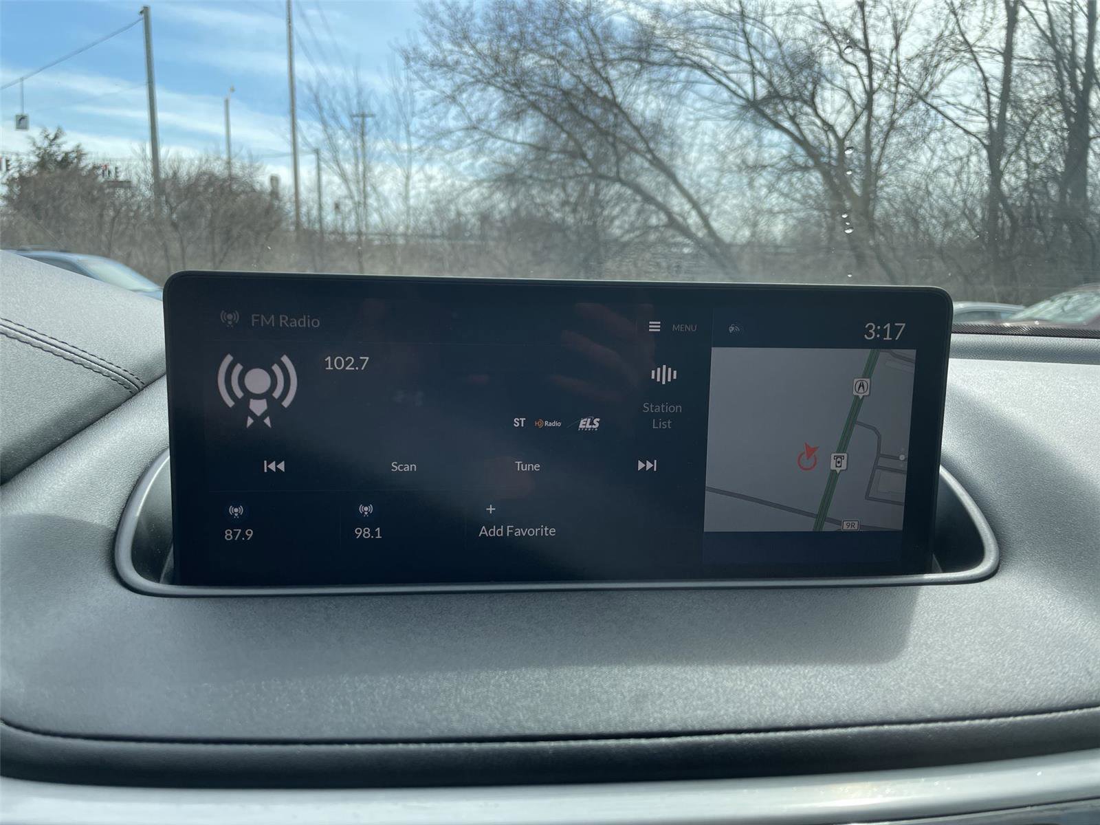 Used 2023 Acura MDX SH-AWD w/ Technology Package image 17