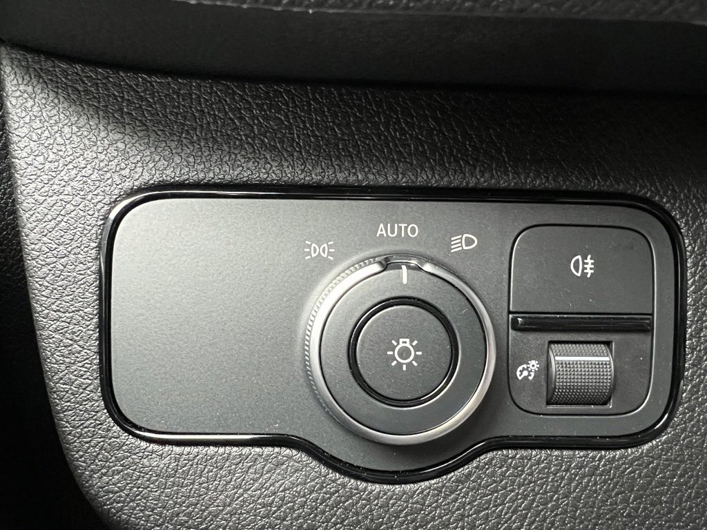 Used 2024 Mercedes-Benz Sprinter 4500 image 31