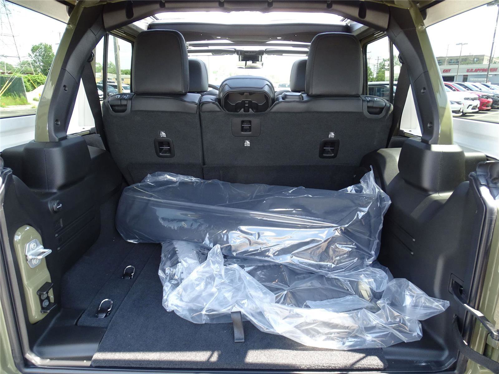 New 2025 Jeep Wrangler Unlimited Rubicon image 19