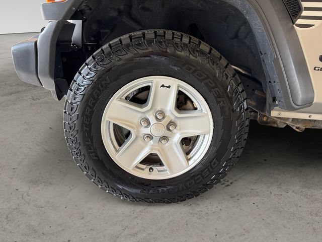 Used 2020 Jeep Gladiator Sport w/ Quick Order Package 24S AWD/4WD image 15