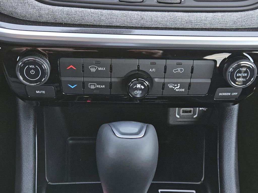 New 2026 Jeep Compass Latitude image 12