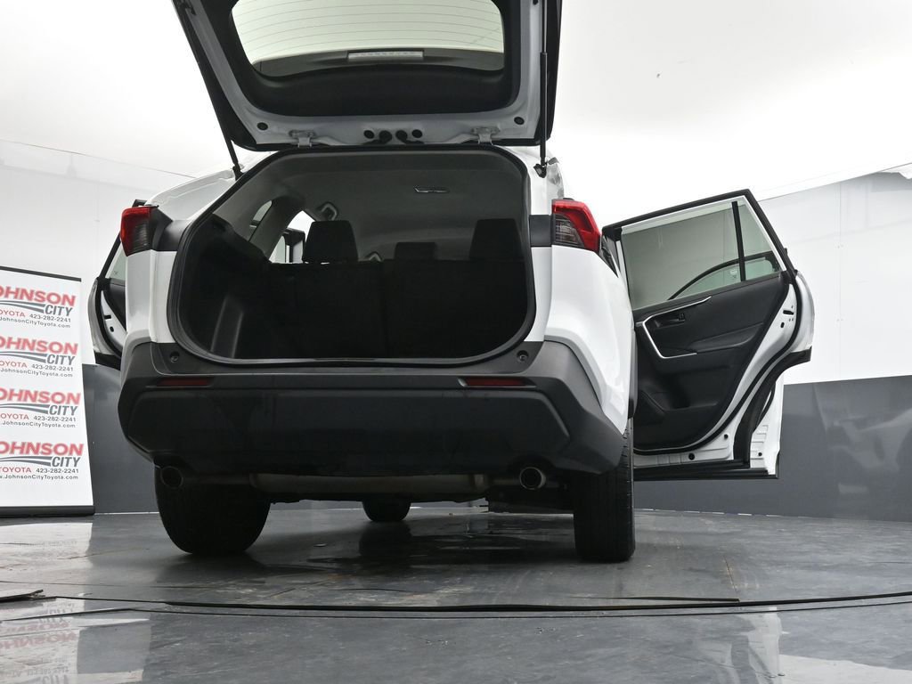 Used 2021 Toyota RAV4 LE image 44