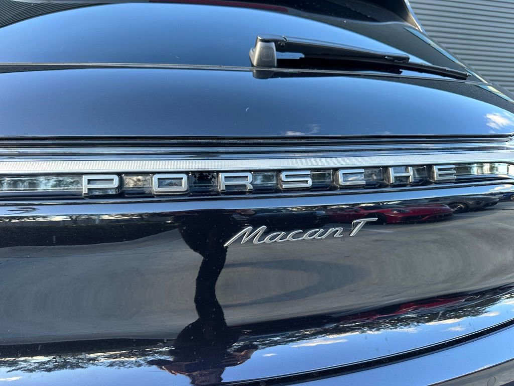 Certified 2025 Porsche Macan T image 14
