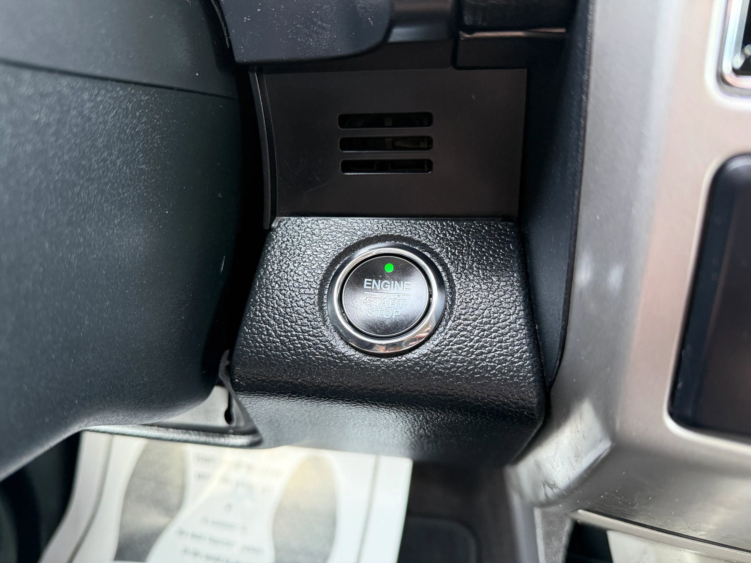 Used 2019 Ford F150 Lariat image 23