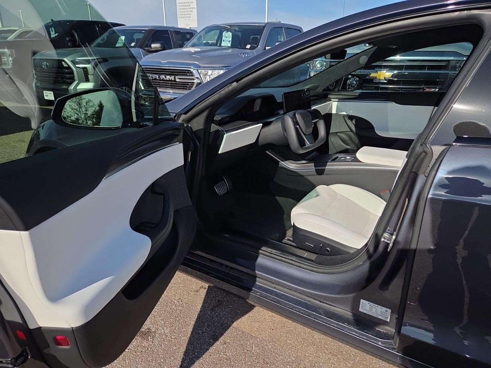 Used 2022 Tesla Model S Plaid AWD/4WD image 8