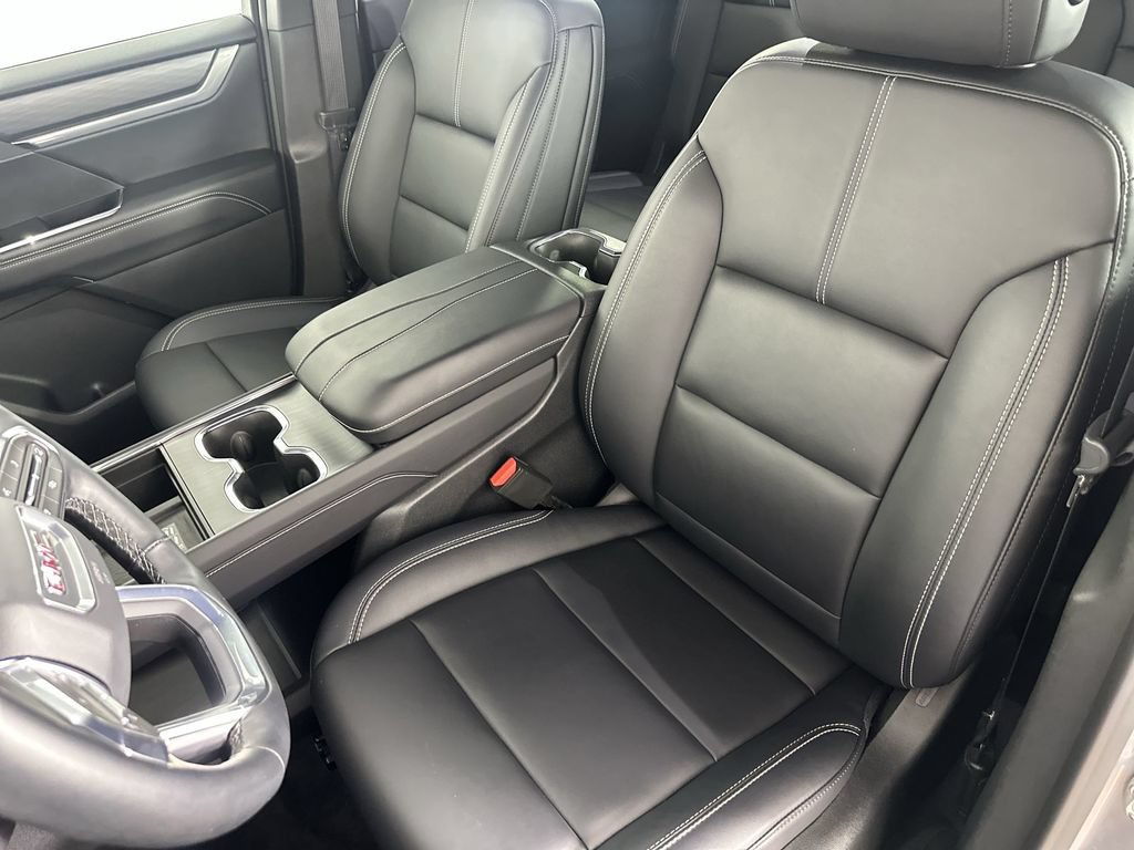Used 2026 GMC Acadia Elevation w/ Elevation Premium Package FWD image 21