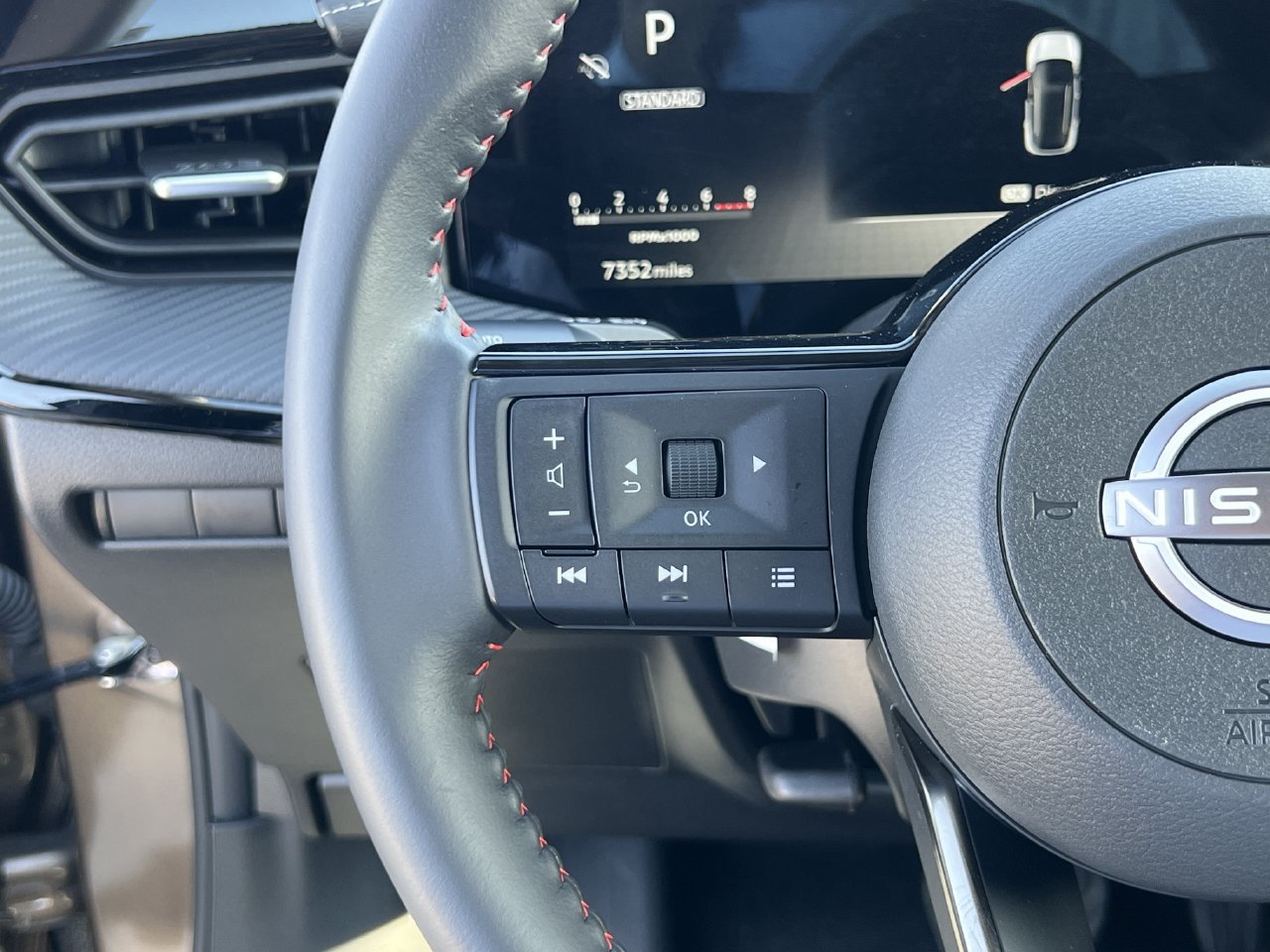 Certified 2026 Nissan Kicks SR FWD image 12